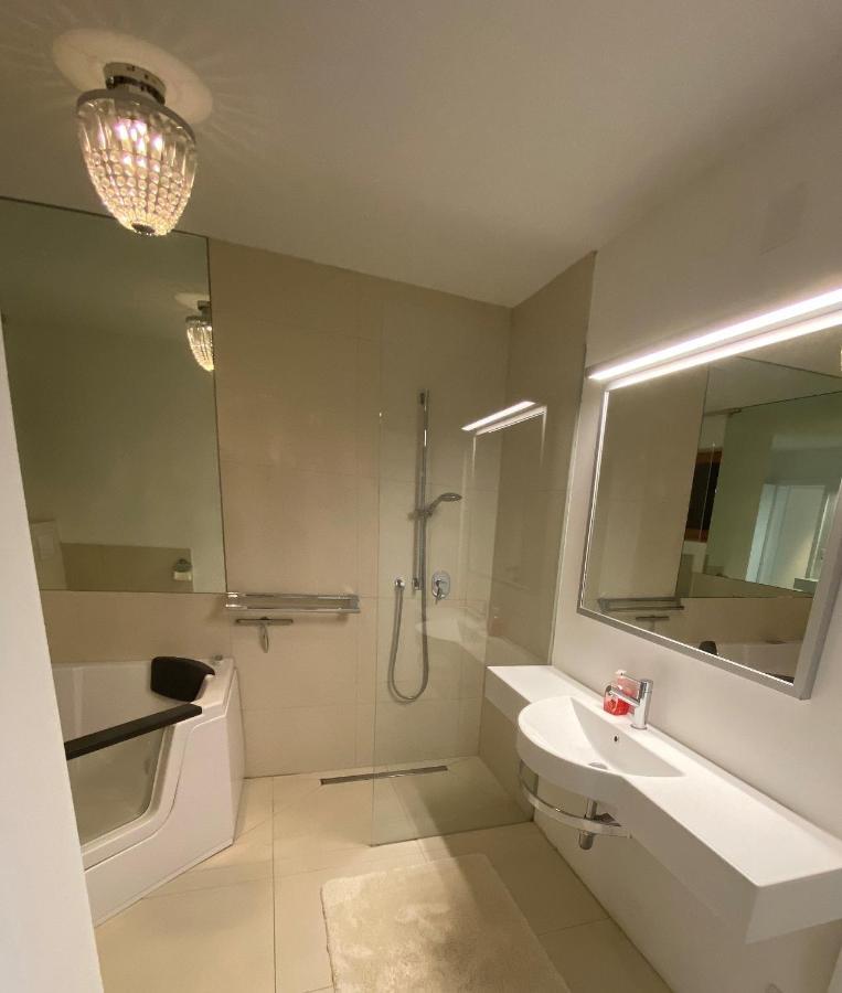 Villa Uber Dem Bodensee - Hauptwohnung Lochau Esterno foto